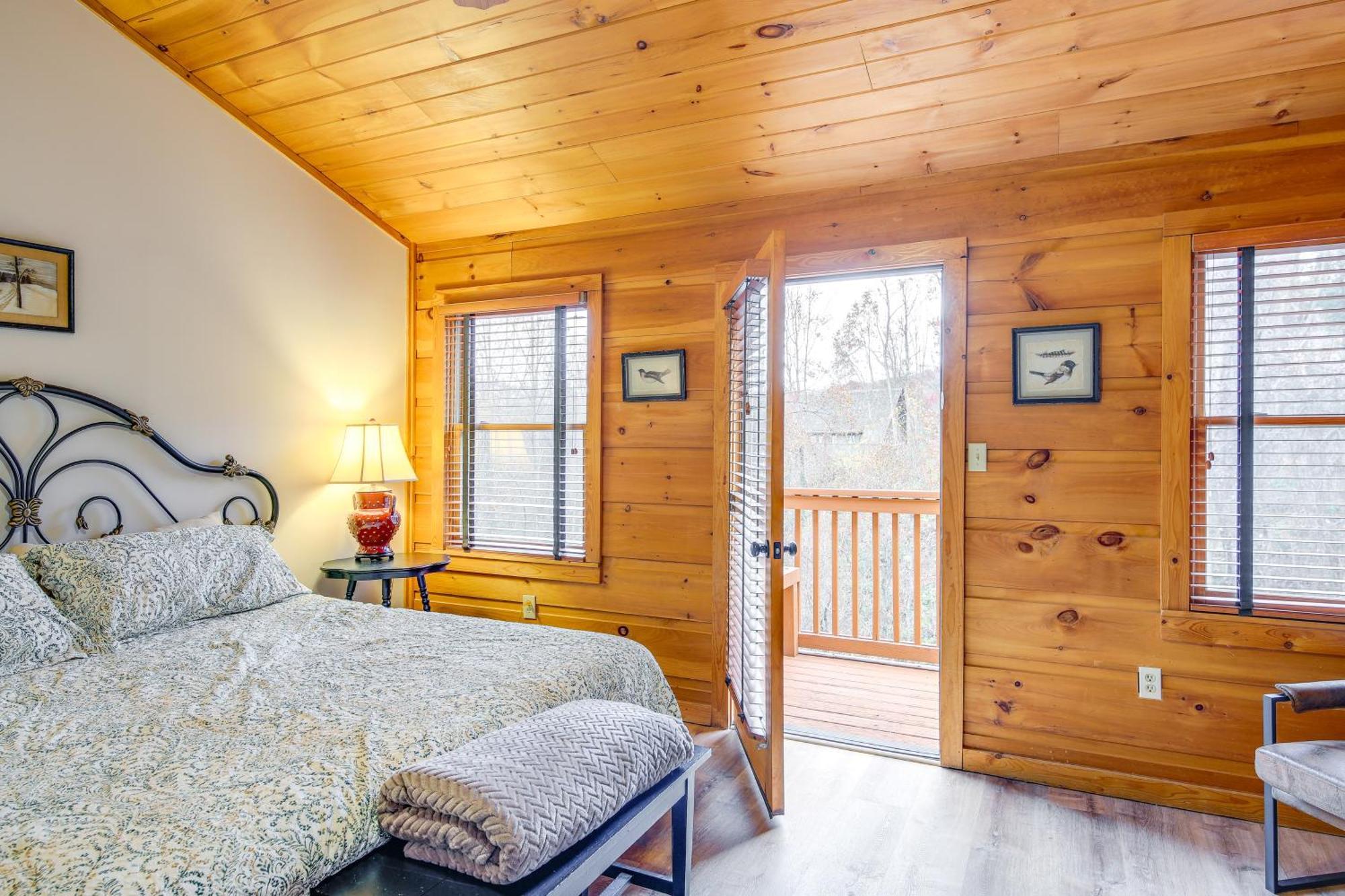 Pet-Friendly Gatlinburg Retreat With Hot Tub! Vila Exterior foto