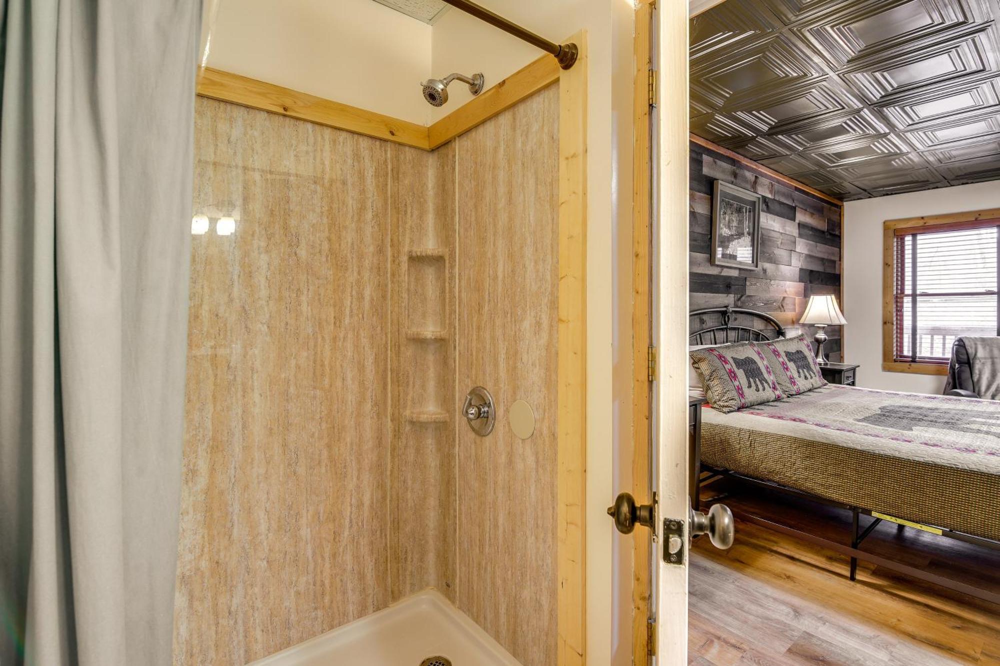 Pet-Friendly Gatlinburg Retreat With Hot Tub! Vila Exterior foto