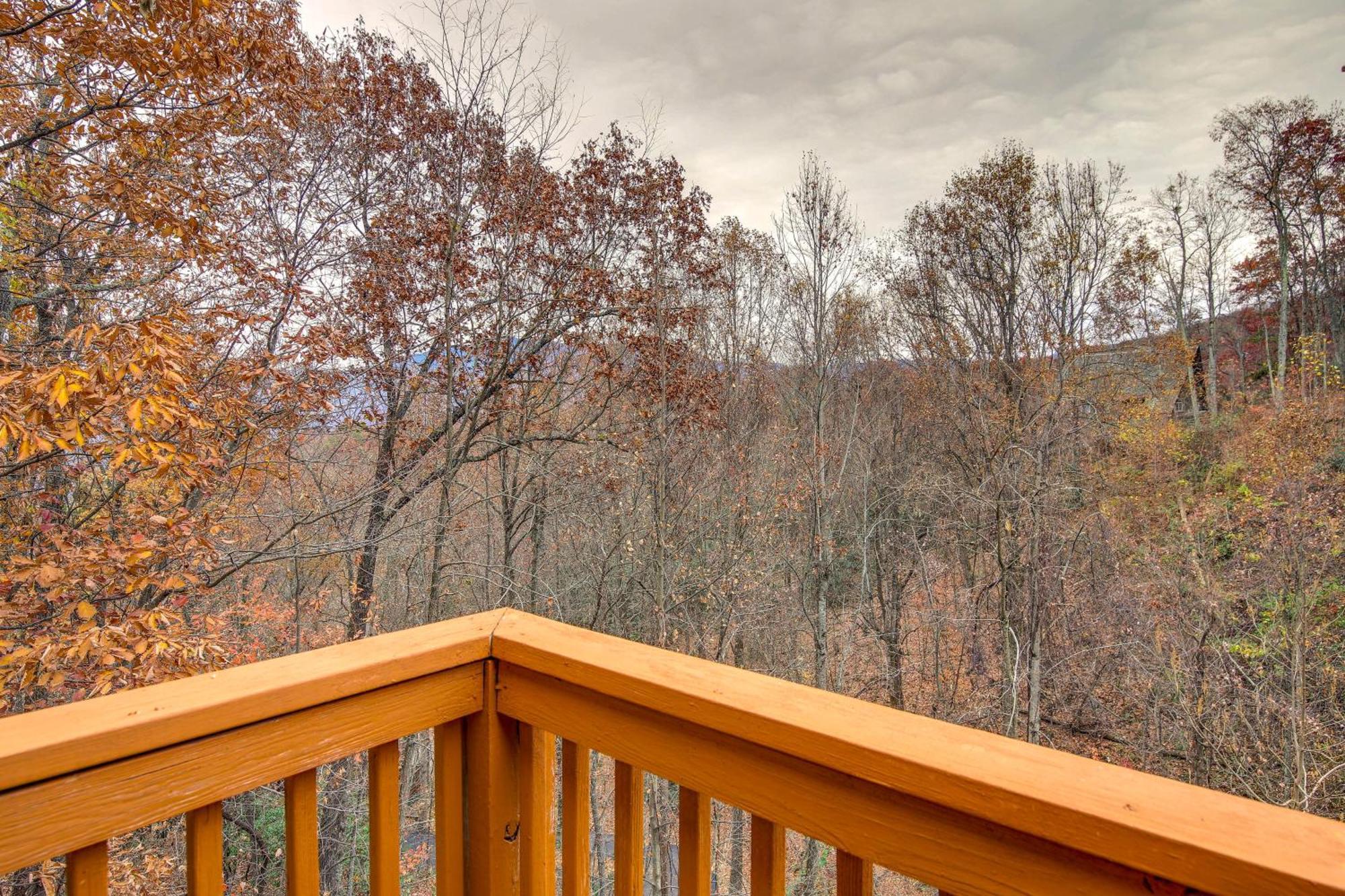 Pet-Friendly Gatlinburg Retreat With Hot Tub! Vila Exterior foto