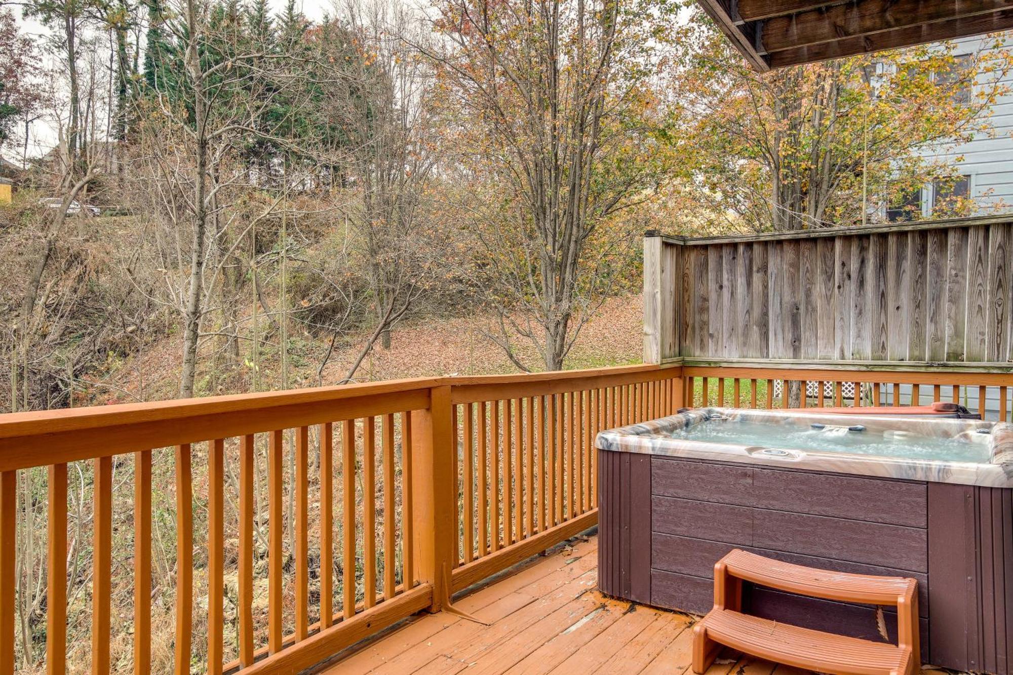 Pet-Friendly Gatlinburg Retreat With Hot Tub! Vila Exterior foto