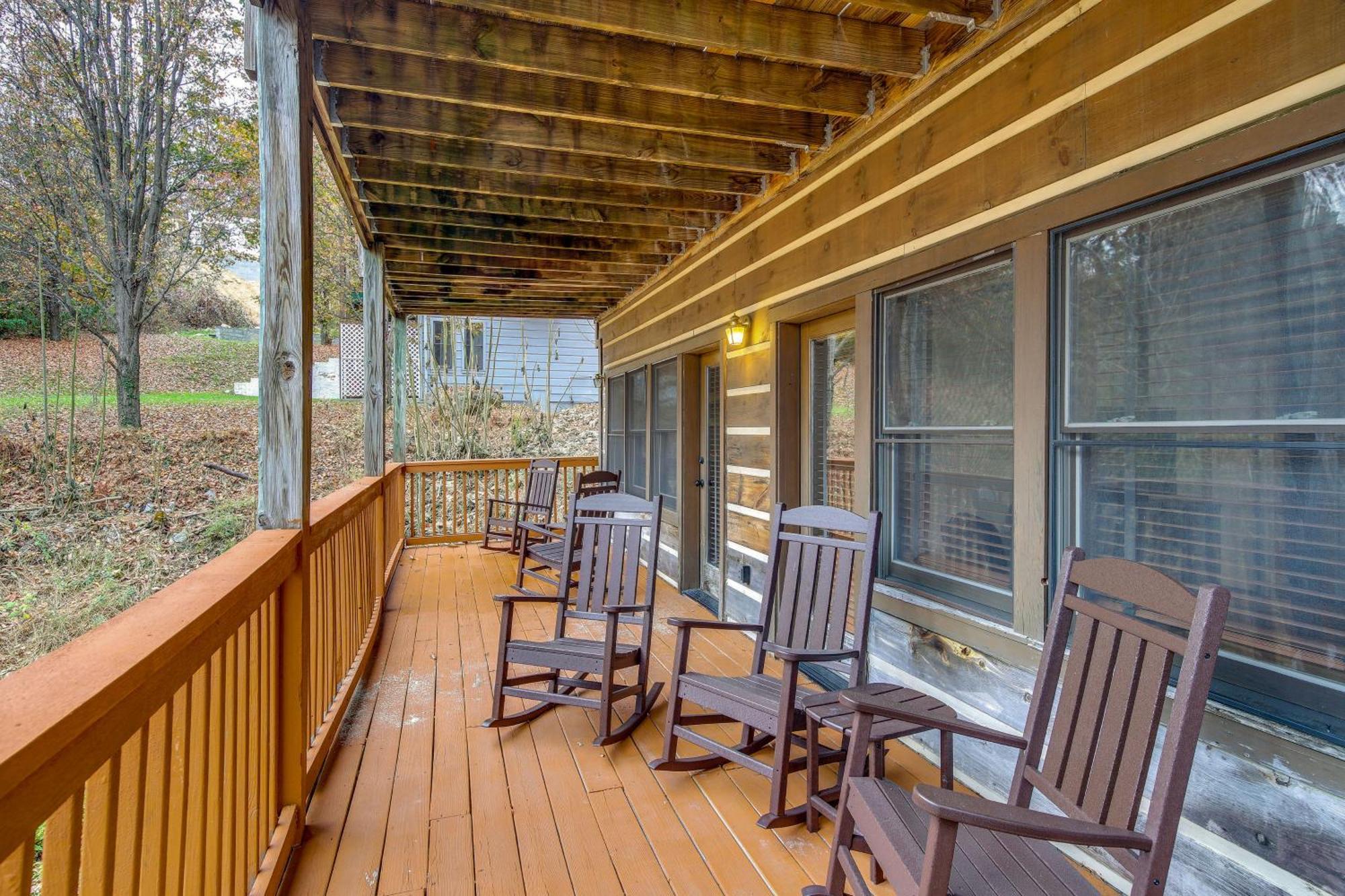 Pet-Friendly Gatlinburg Retreat With Hot Tub! Vila Exterior foto