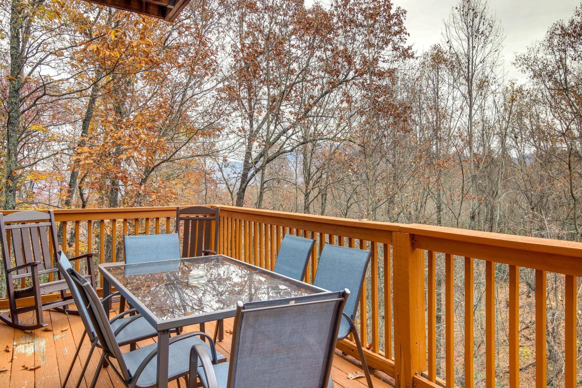 Pet-Friendly Gatlinburg Retreat With Hot Tub! Vila Exterior foto